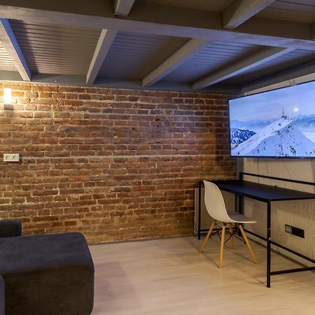Lesi Apartment With Terrace Leopoli Esterno foto